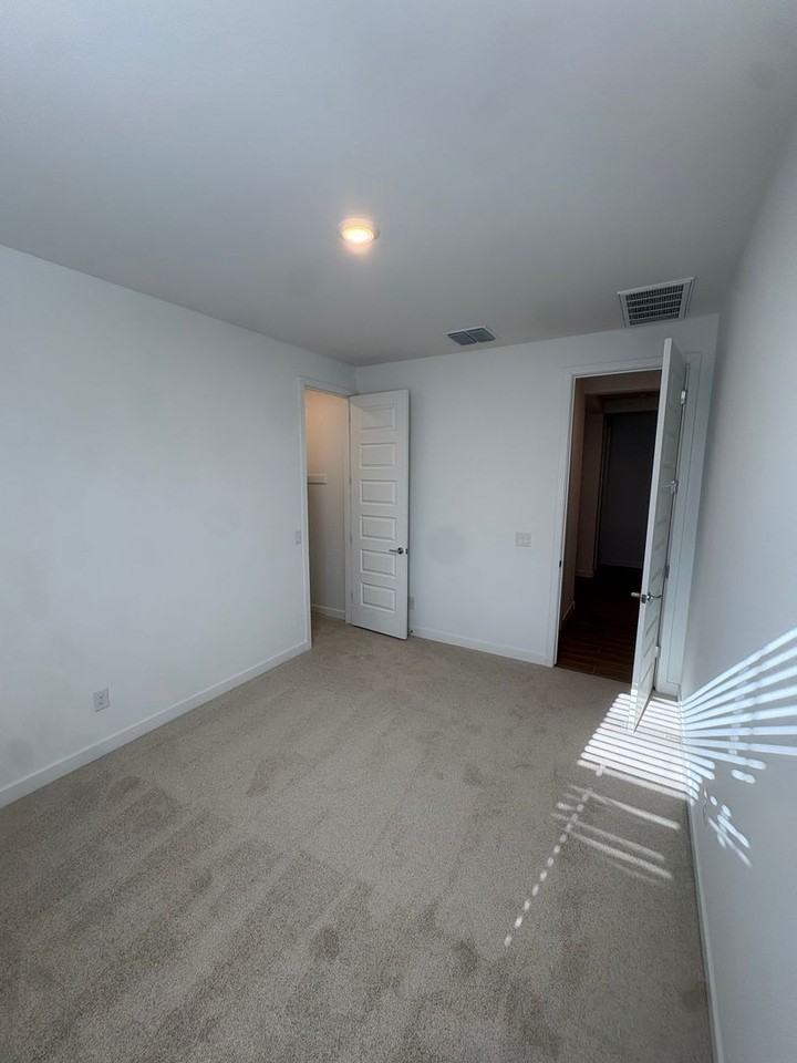 19214 W Marissa Dr - Photo 7 of 17