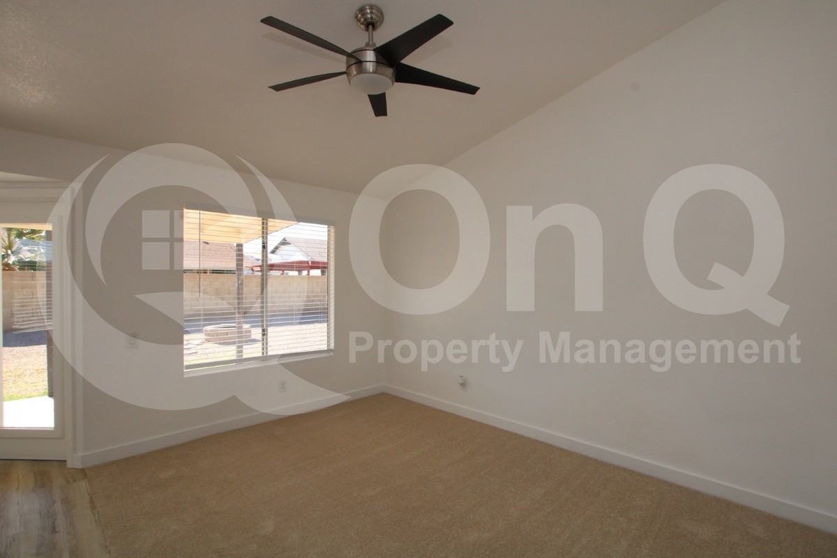 7849 W Hearn Rd - Photo 4 of 18