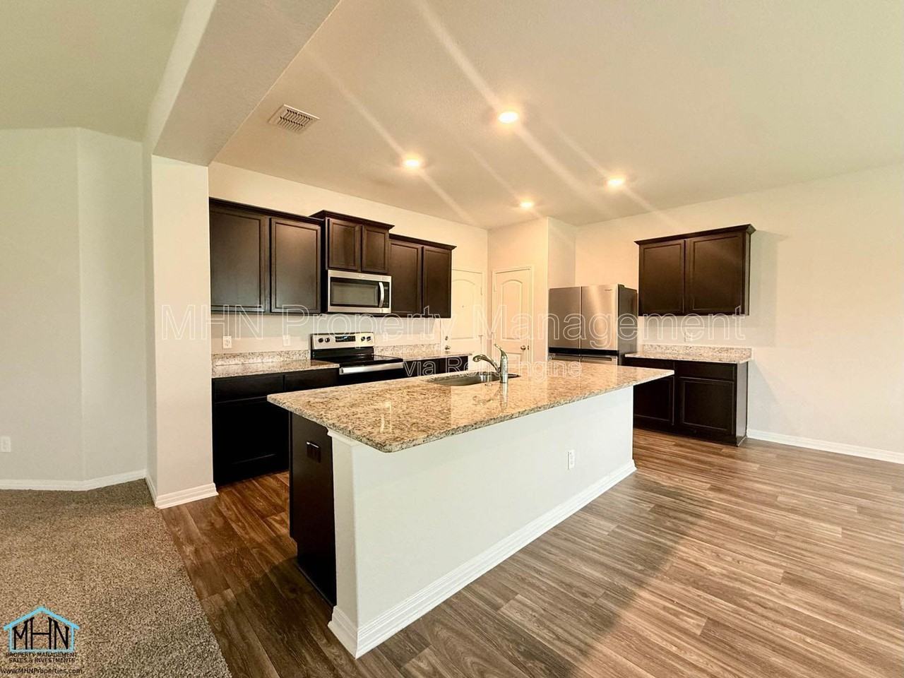 2927 Gastonian Ml - Photo 3 of 15