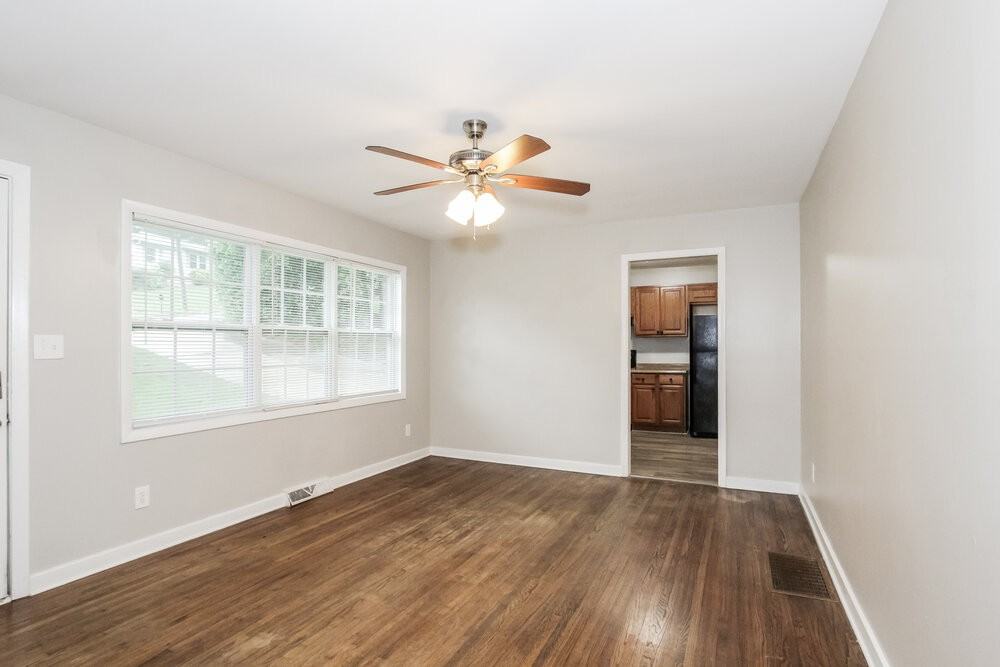 509 Ardmore Ln - Photo 3 of 16