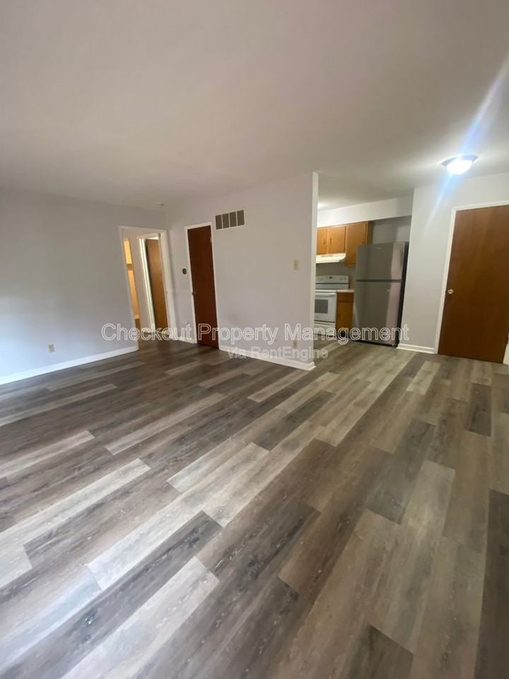 3737 Morganford Rd #D - Photo 2 of 8