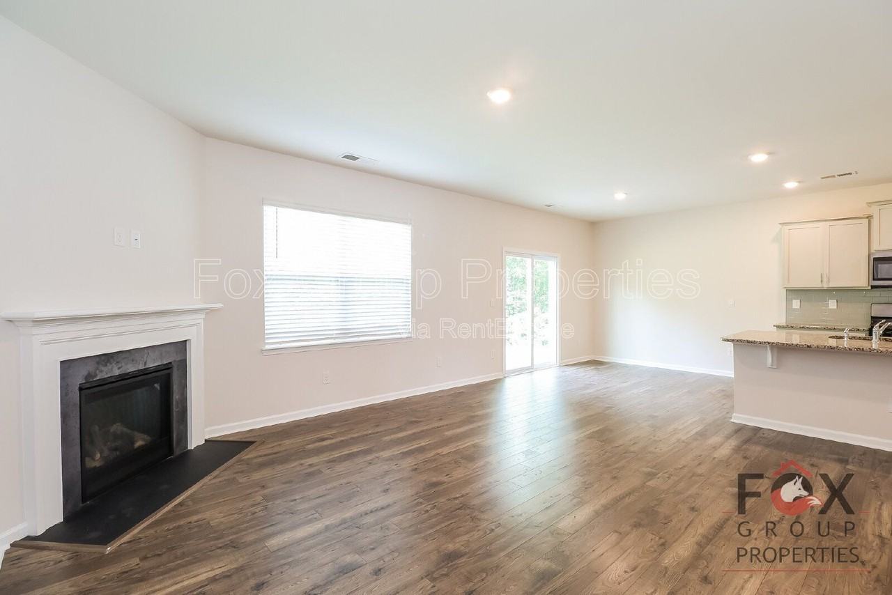 132 Scotsway Ct - Photo 6 of 22