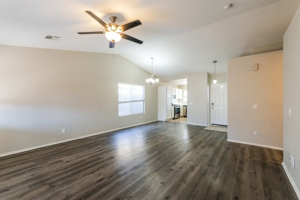 16183 W Buchanan St - Photo 4 of 16