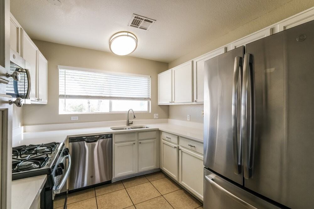 16183 W Buchanan St - Photo 7 of 16