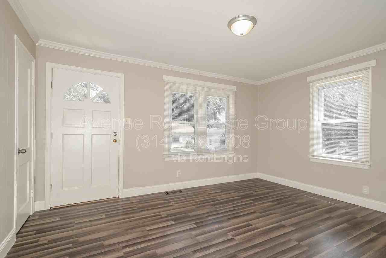 925 Mcdonough St - Photo 2 of 11