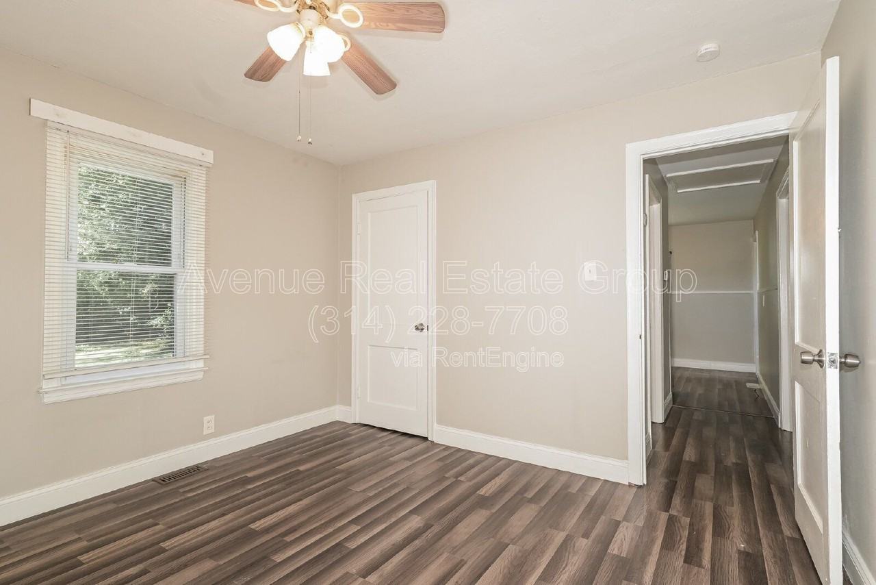 925 Mcdonough St - Photo 7 of 11