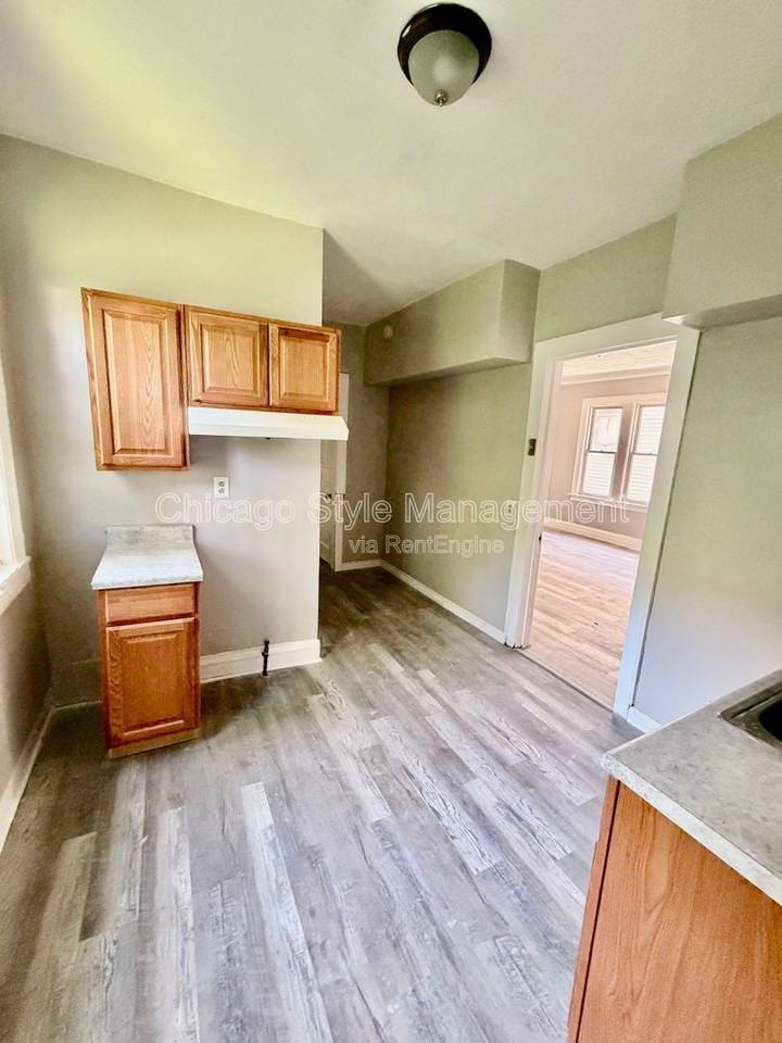 12138 S Parnell Ave - Photo 3 of 12