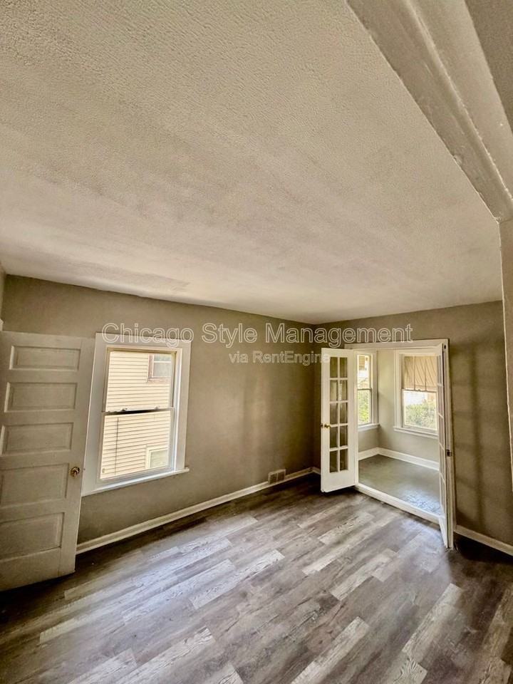 12138 S Parnell Ave - Photo 4 of 15