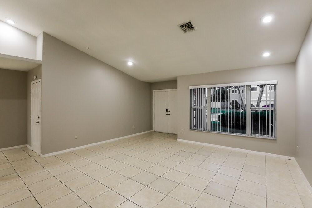 1703 Egret Rd - Photo 4 of 16