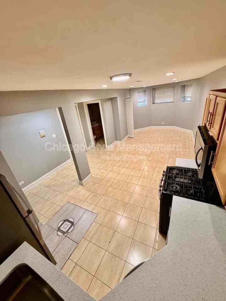 6605 S Kimbark Ave #6605G - Photo 2 of 11