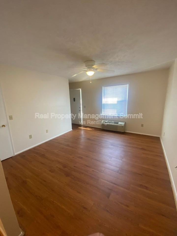 457 Steeles Fort Rd #10 - Photo 2 of 11