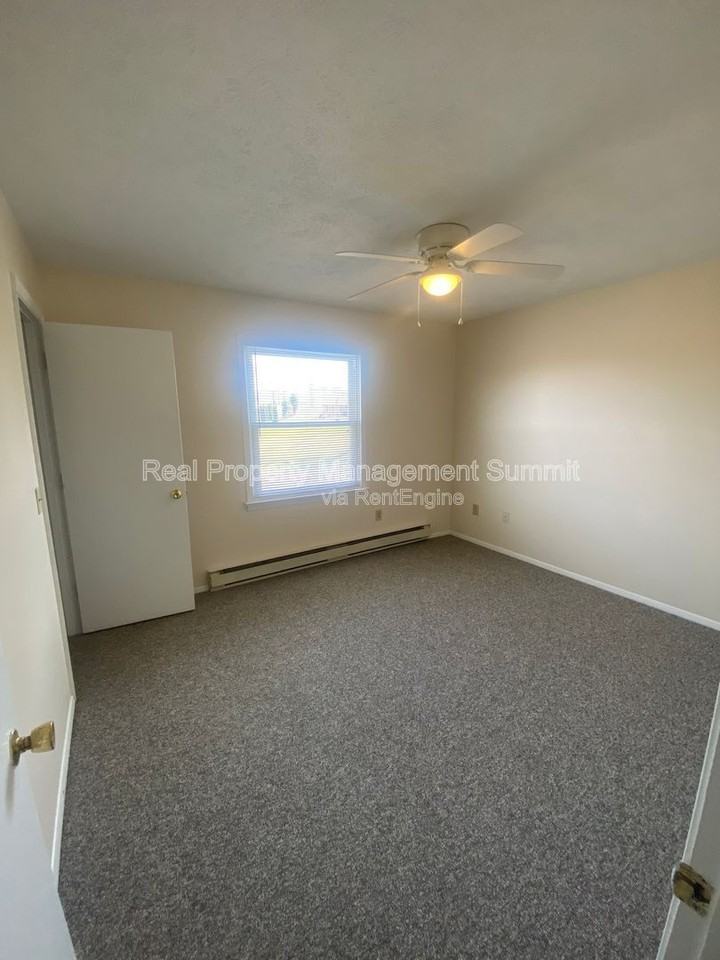 457 Steeles Fort Rd #10 - Photo 6 of 11