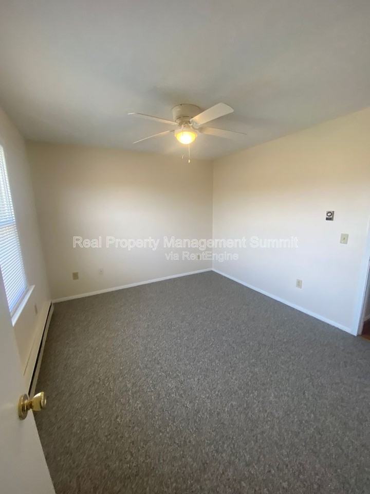 457 Steeles Fort Rd #10 - Photo 7 of 11