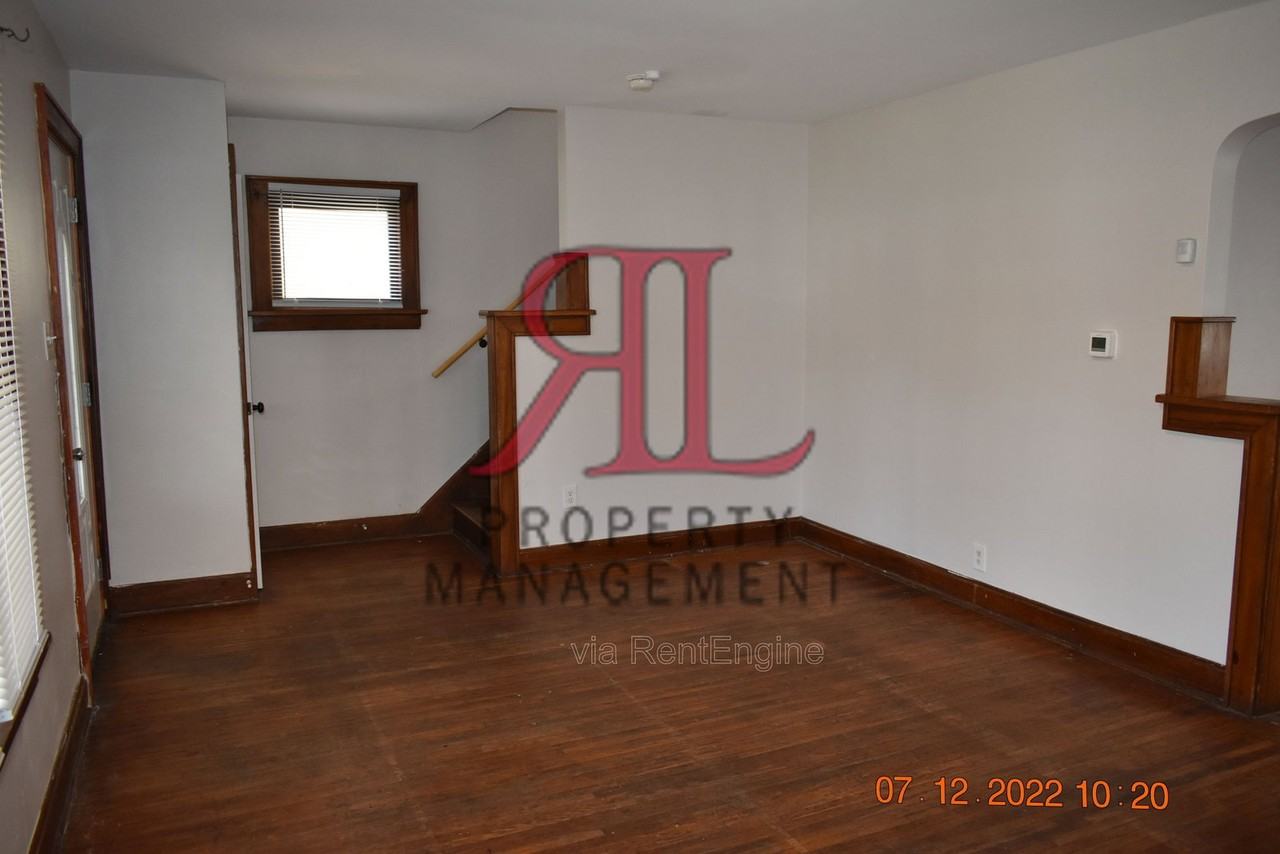 765 E Deshler Ave - Photo 4 of 42