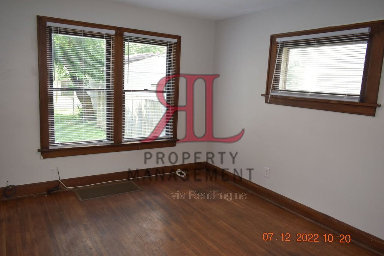 765 E Deshler Ave - Photo 6 of 42