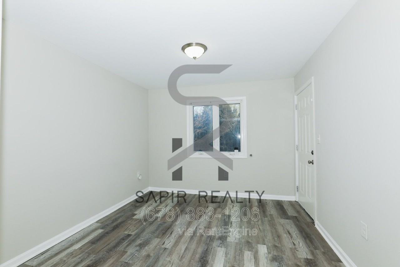 166 Anderson Ave Nw #B11 - Photo 3 of 12