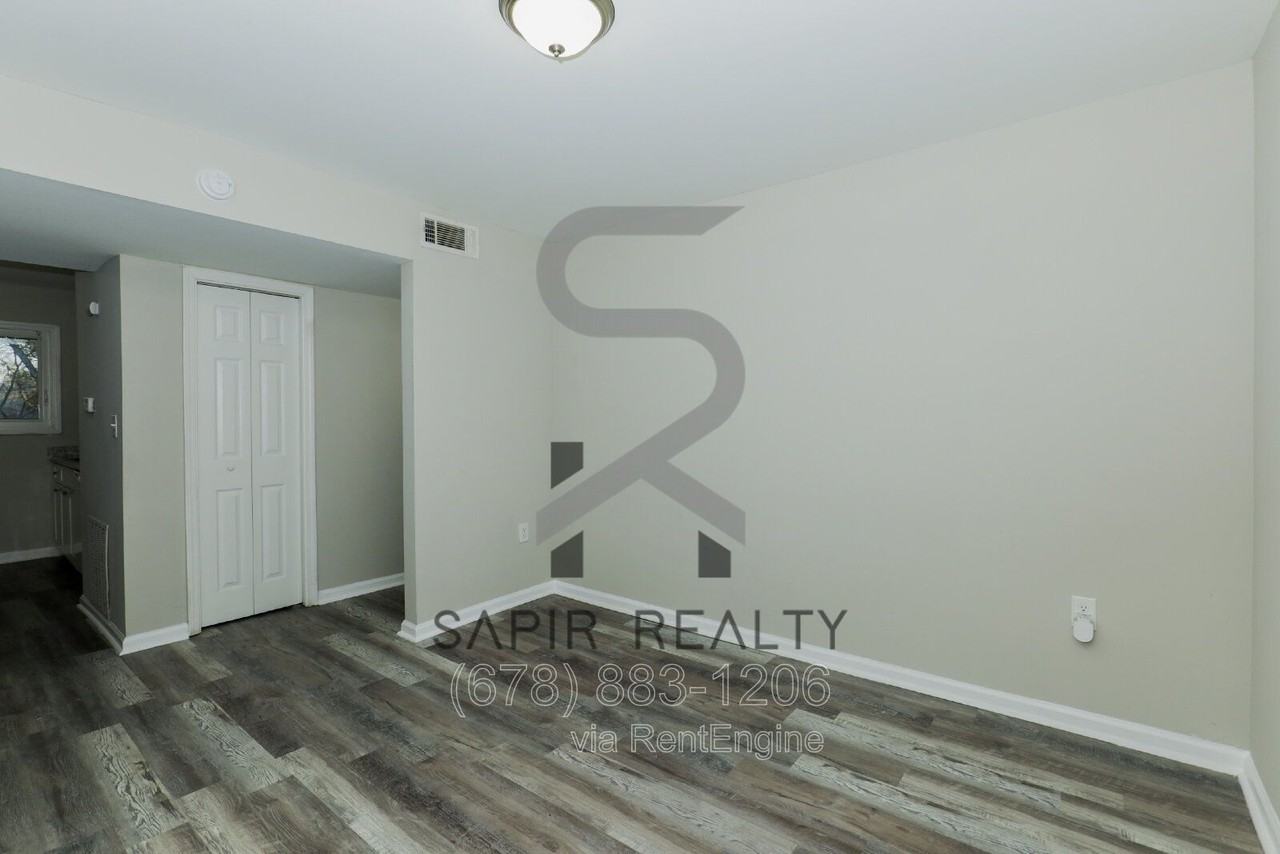 166 Anderson Ave Nw #B11 - Photo 7 of 12