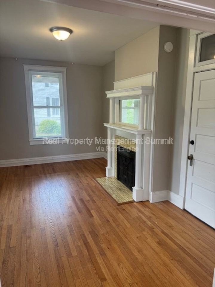636 Chestnut Ave #1 - Photo 4 of 13