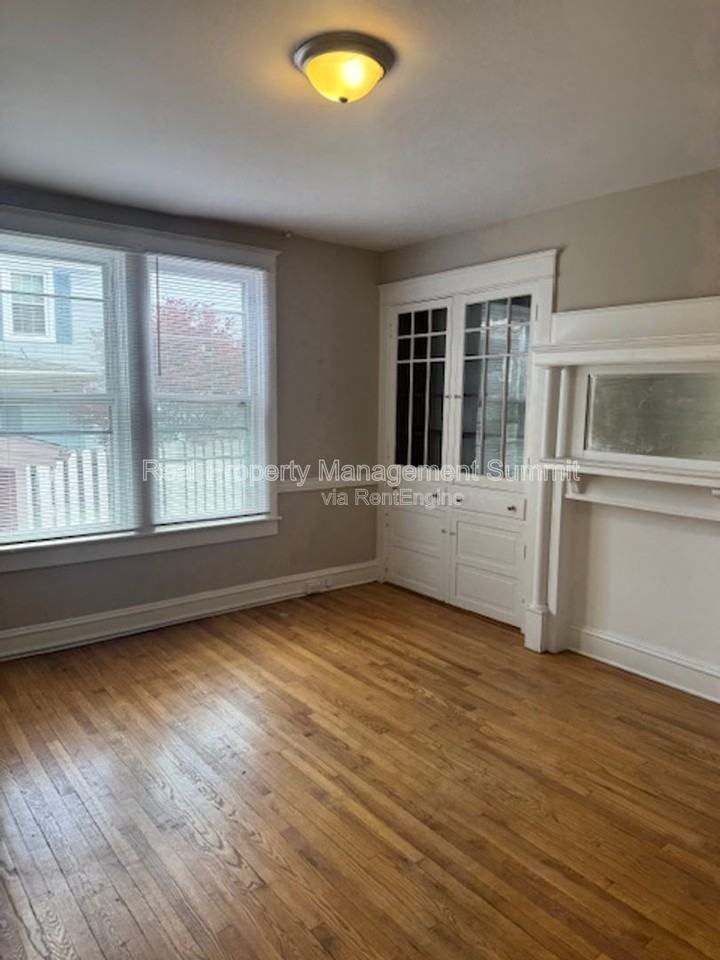 636 Chestnut Ave #1 - Photo 6 of 13