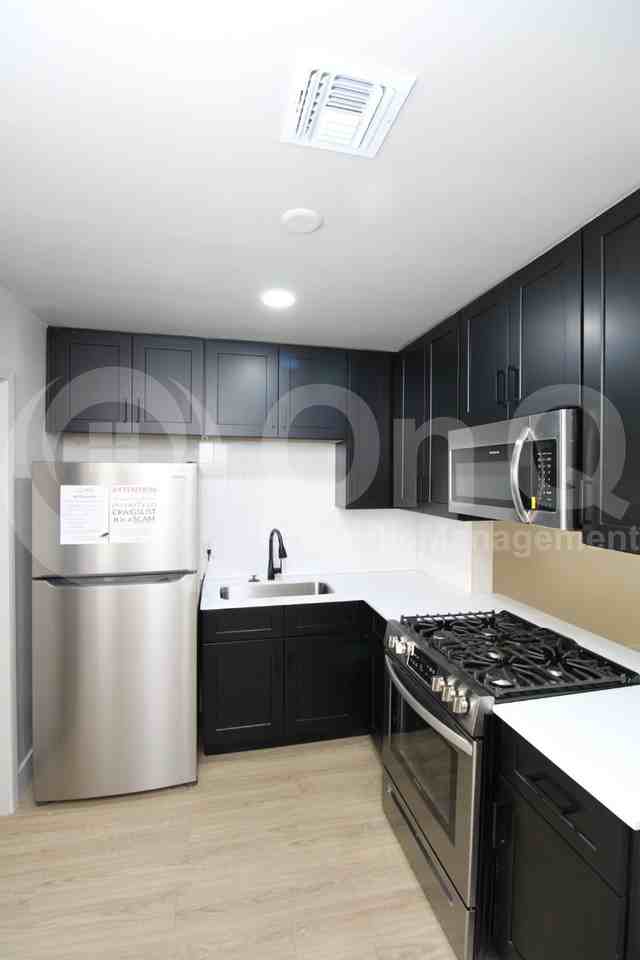 2309 N Dayton St #2 - Photo 3 of 11