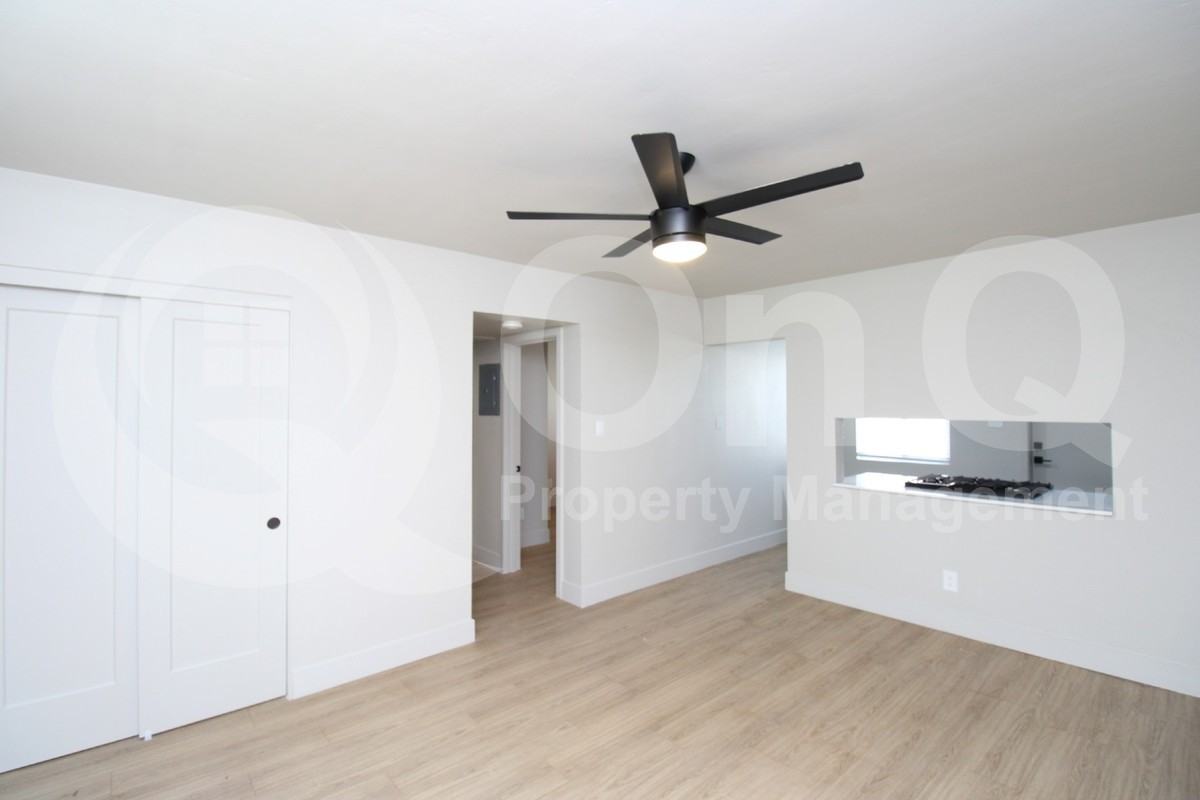 2309 N Dayton St #2 - Photo 5 of 11