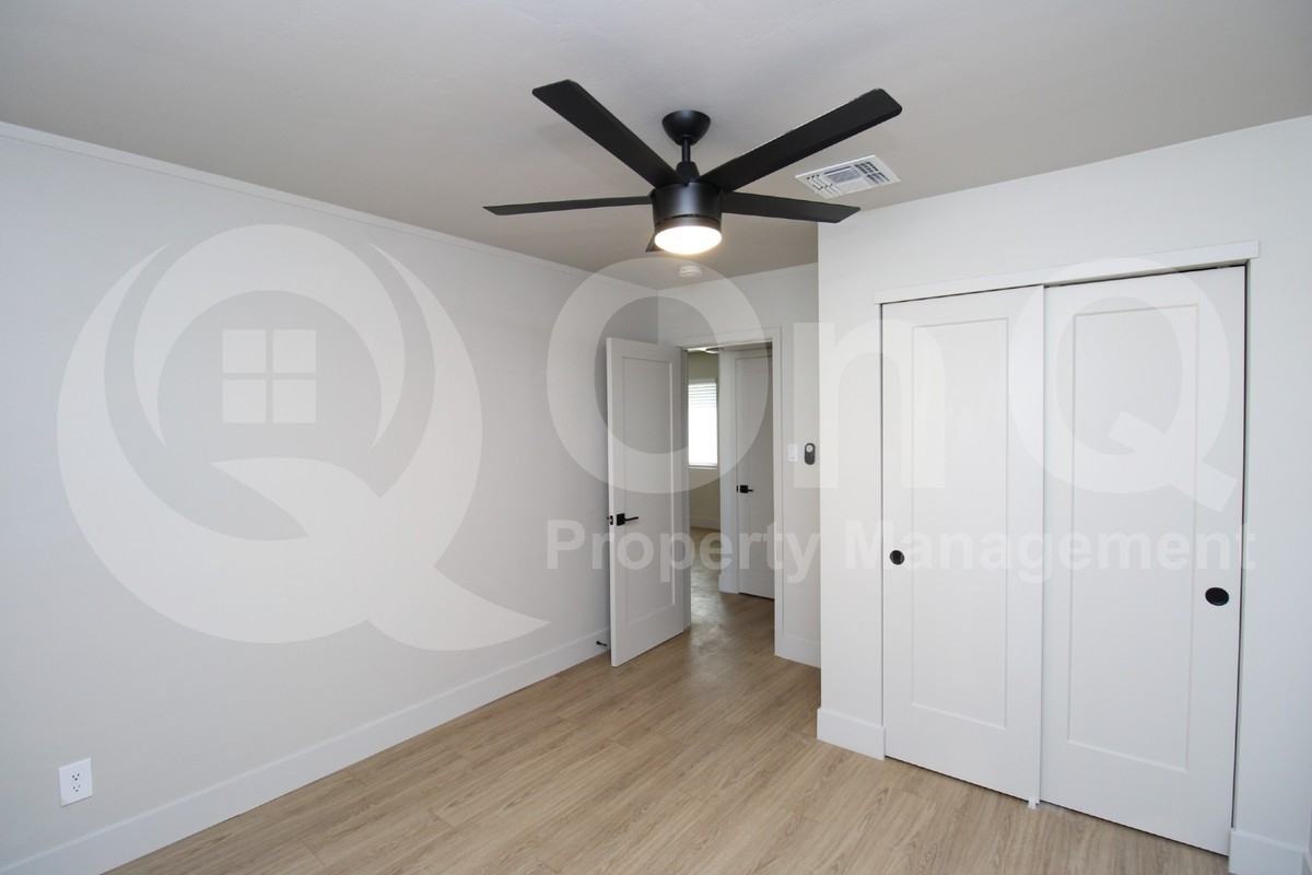2309 N Dayton St #2 - Photo 7 of 11