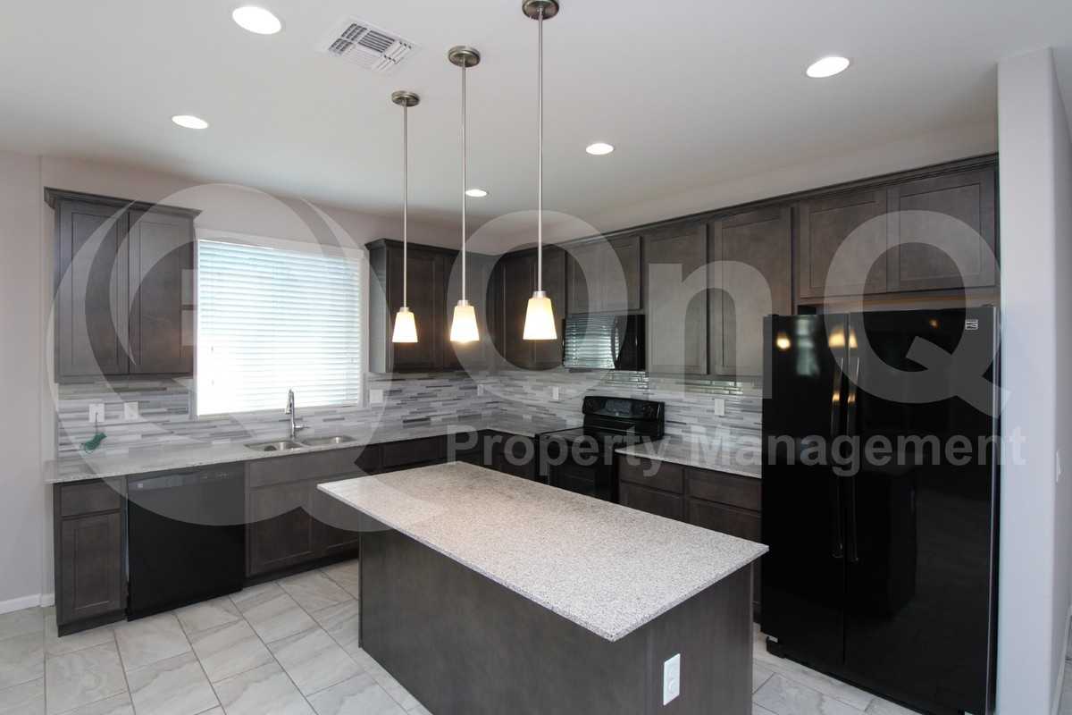 24750 W Huntington Dr - Photo 4 of 21