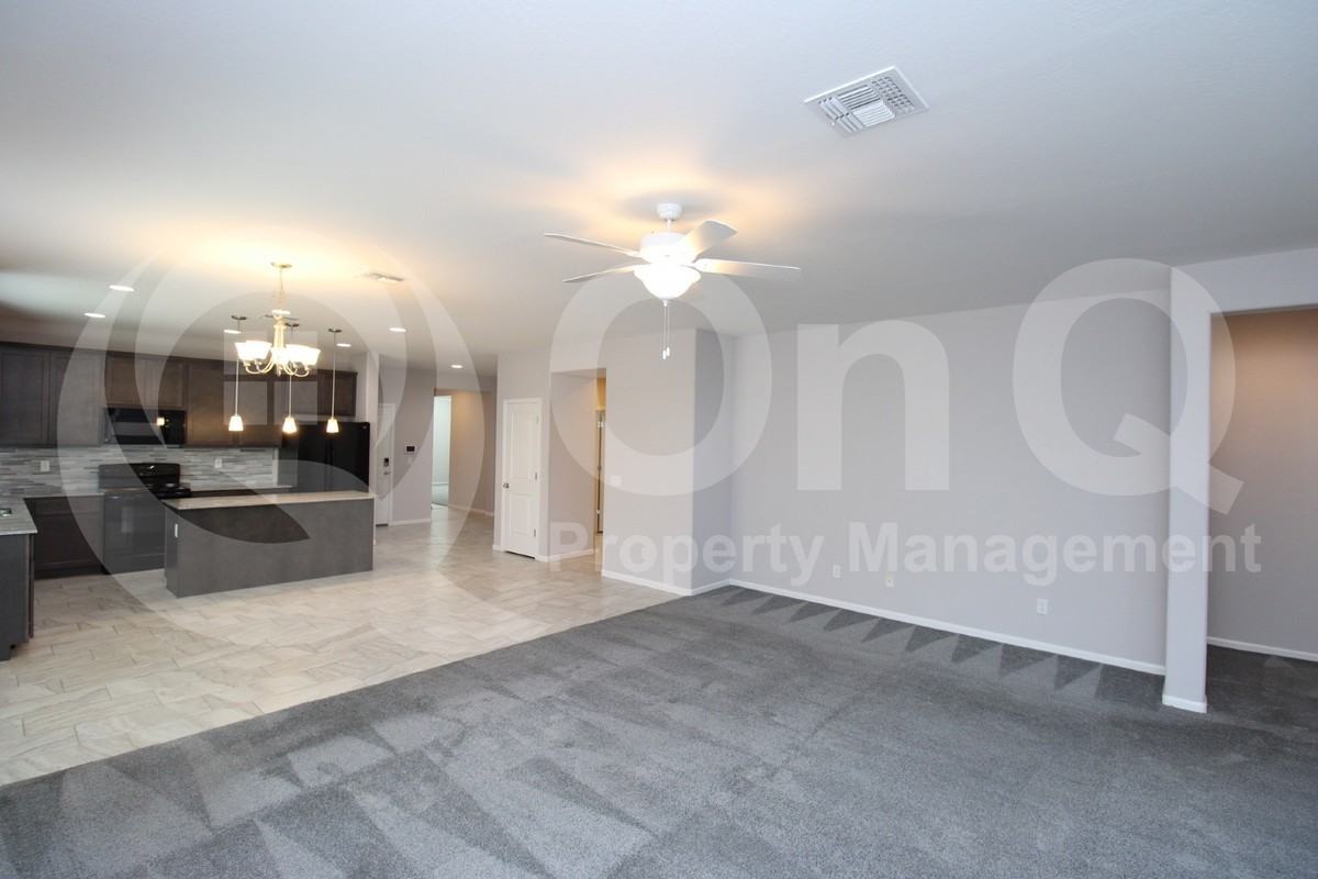 24750 W Huntington Dr - Photo 5 of 21