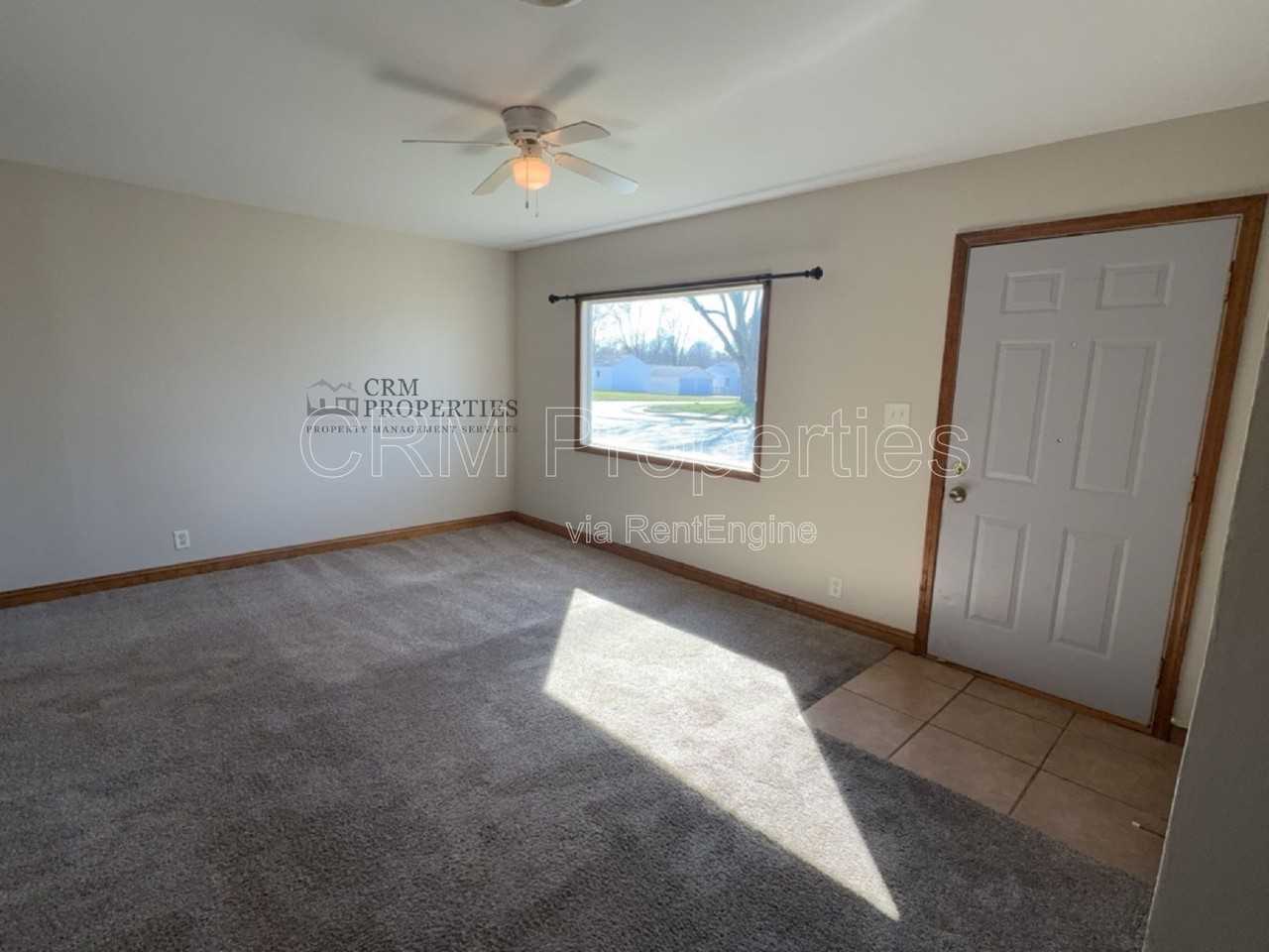 1504 N Philips St - Photo 3 of 20