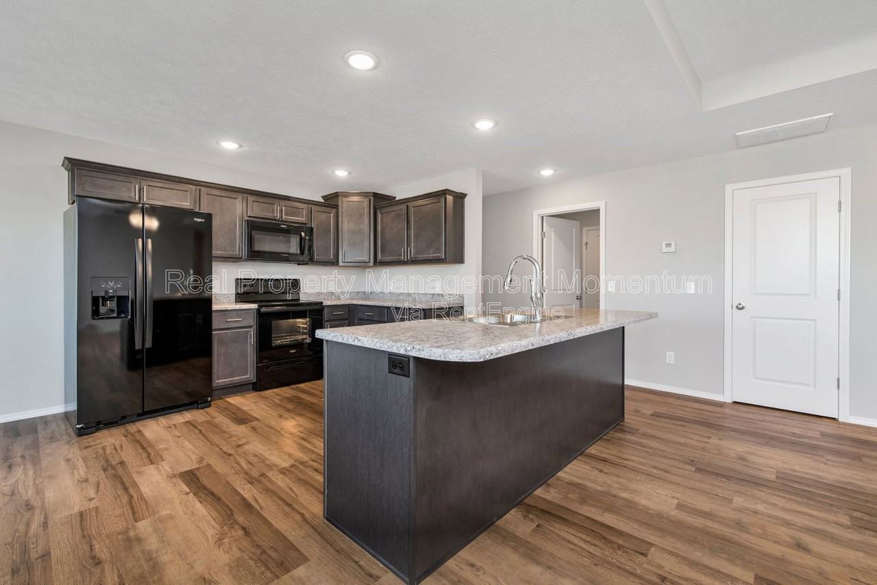 971 Genevieve Ave - Photo 4 of 26
