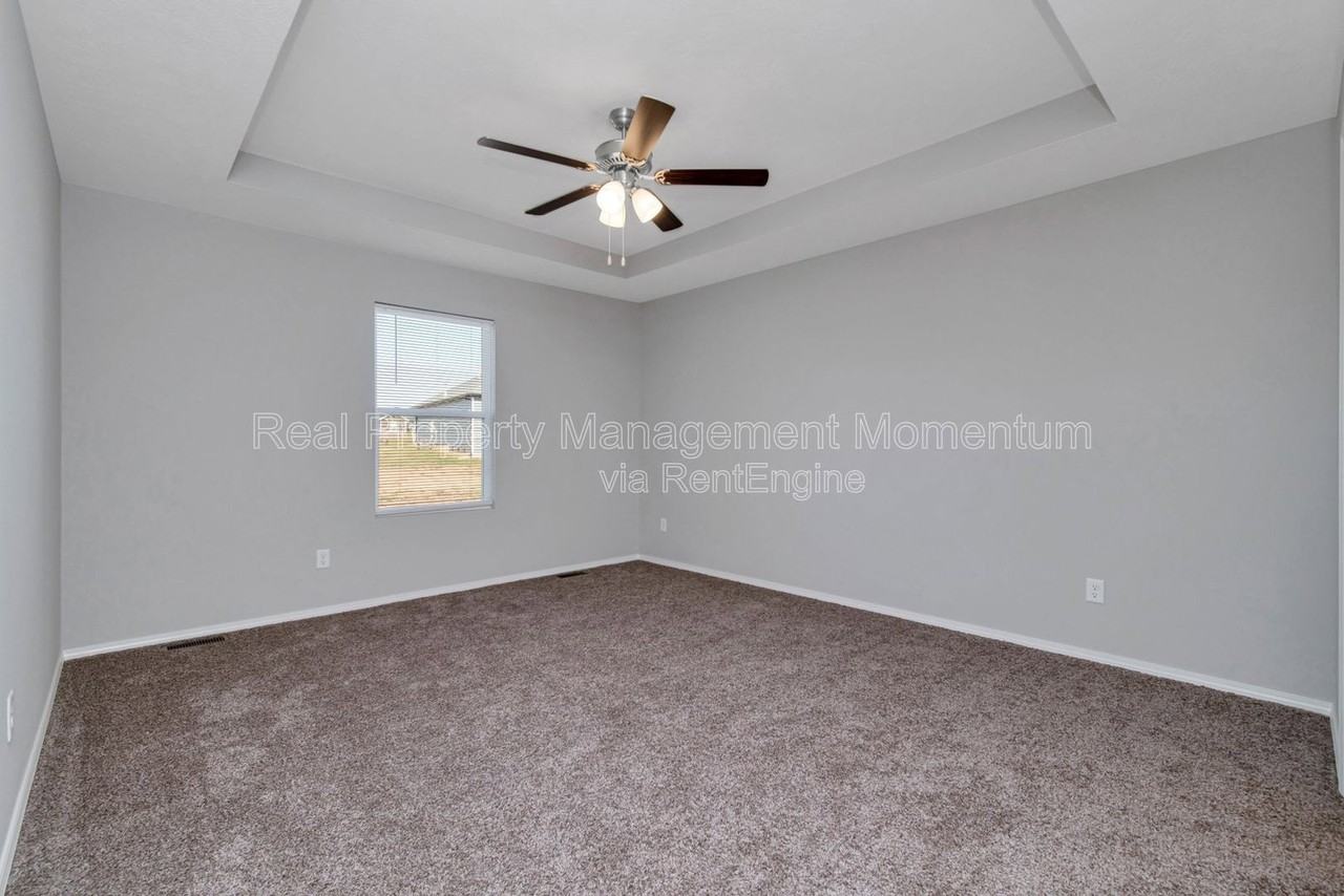 971 Genevieve Ave - Photo 5 of 26