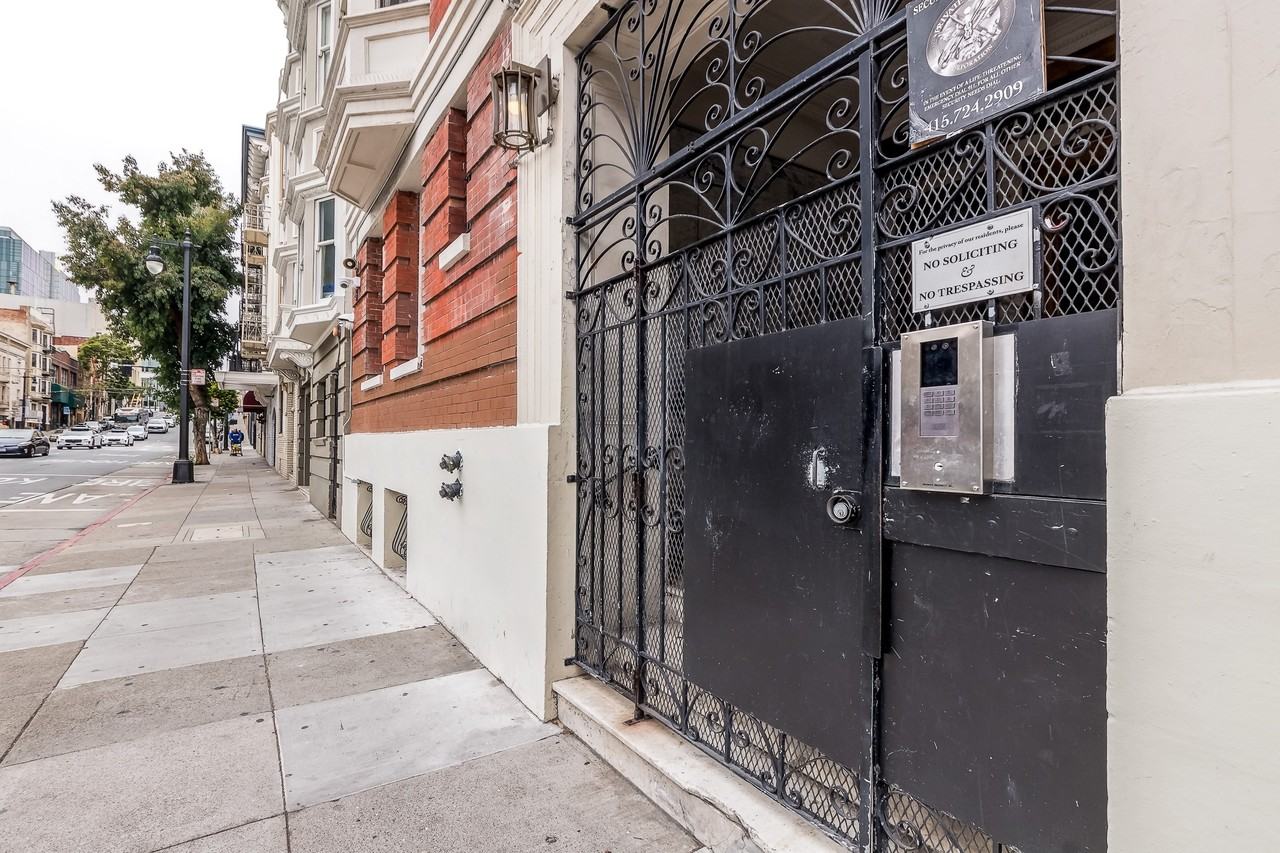 1050 Post Street - Photo 5 of 14