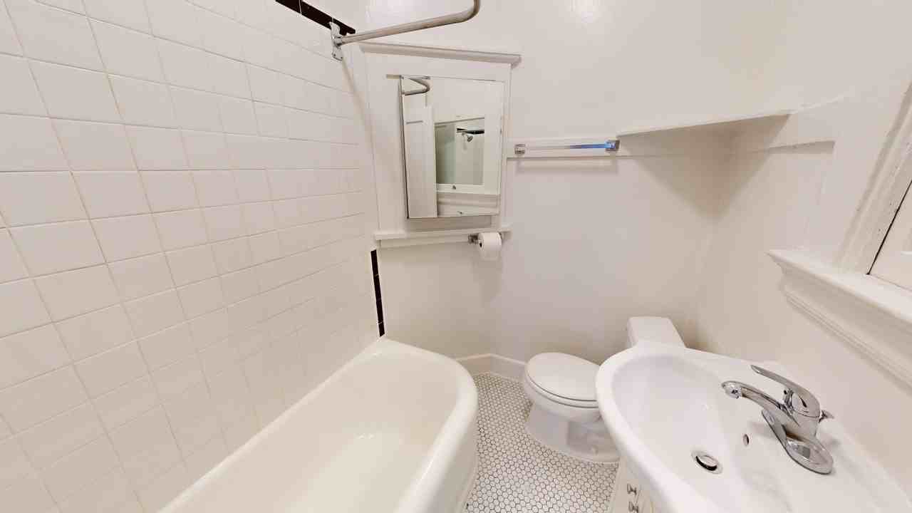 925 Geary Street - Photo 6 of 26