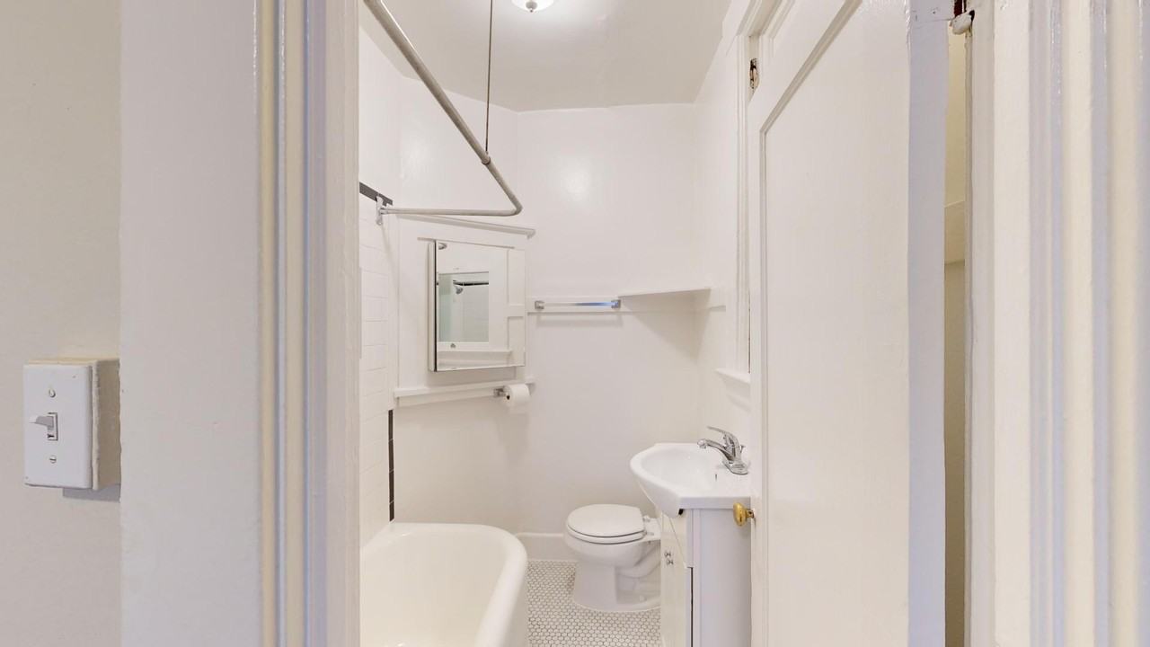 925 Geary Street - Photo 5 of 26