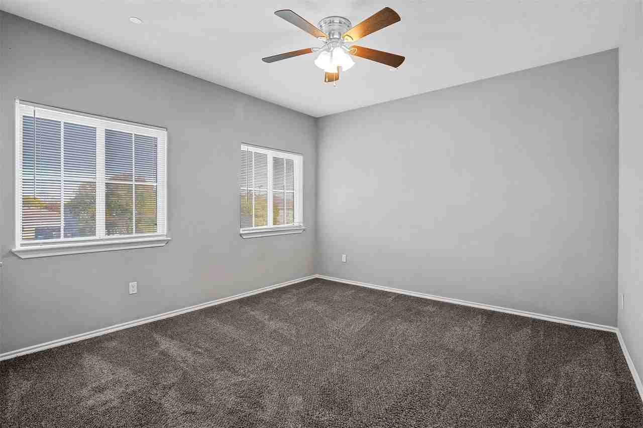 612 Meadow View Ct #101 - Photo 3 of 13