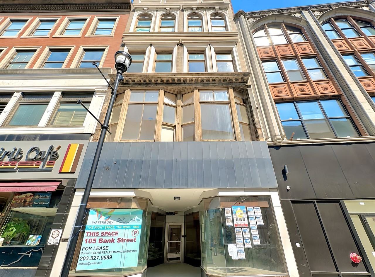 105 Bank St - Photo 2 of 30