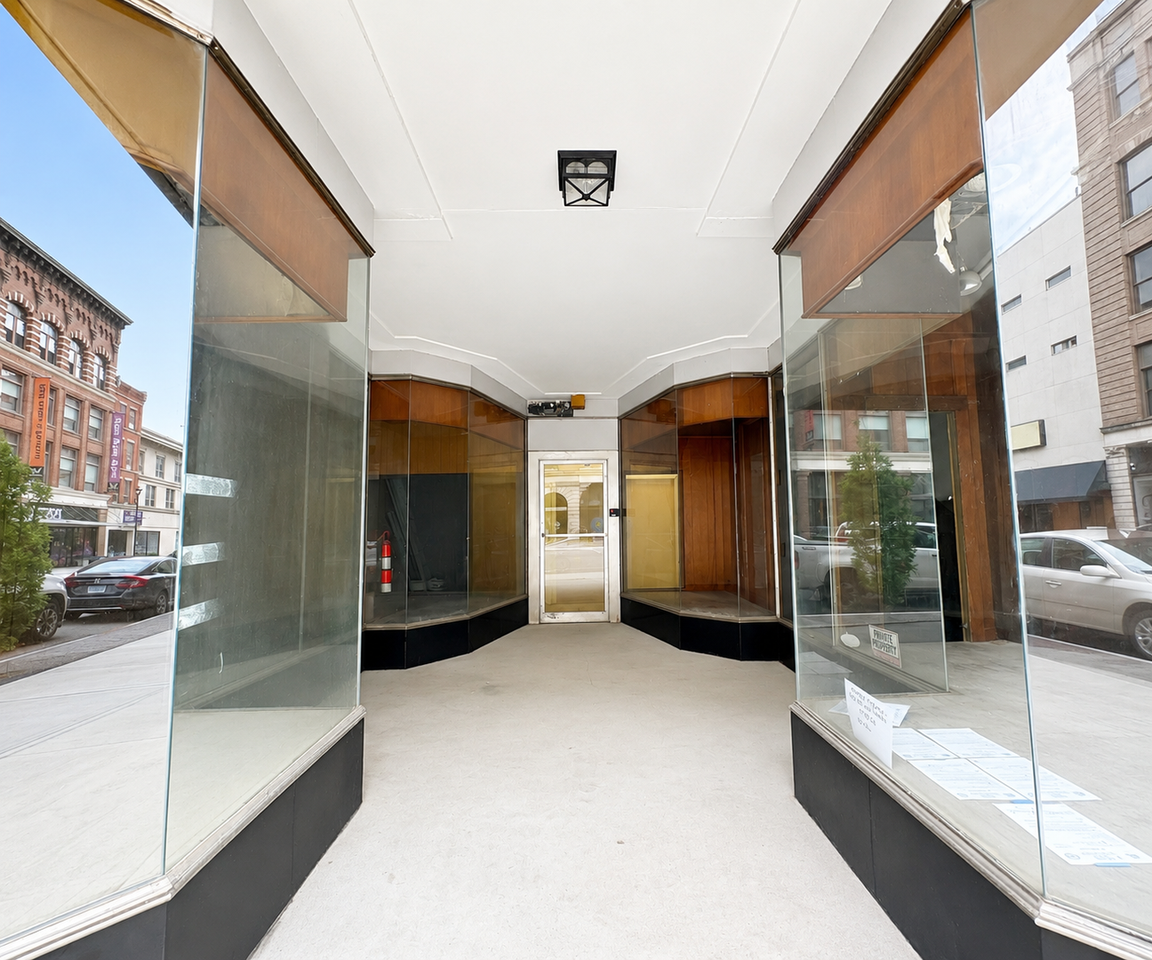 105 Bank St - Photo 4 of 30