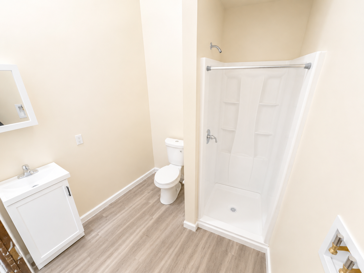 105 Bank St - Photo 6 of 30