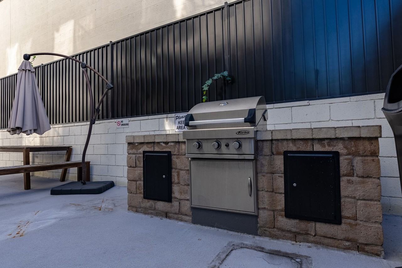 245 South Serrano Ave - Photo 3 of 42