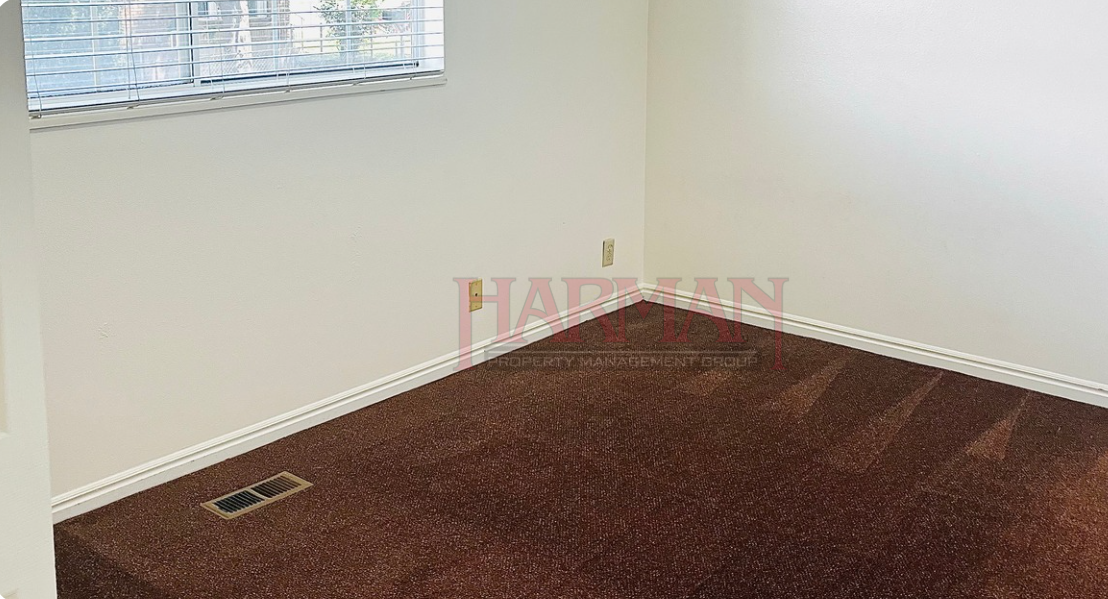 699 Nw #1 - Photo 3 of 30
