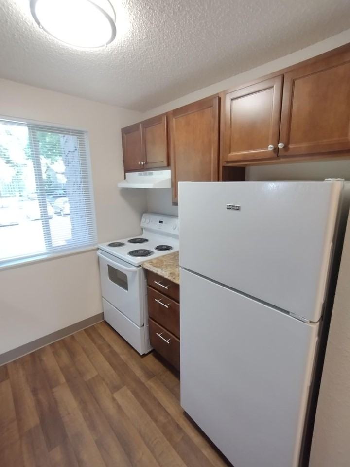 Chelan Apartments - Photo 2 of 25
