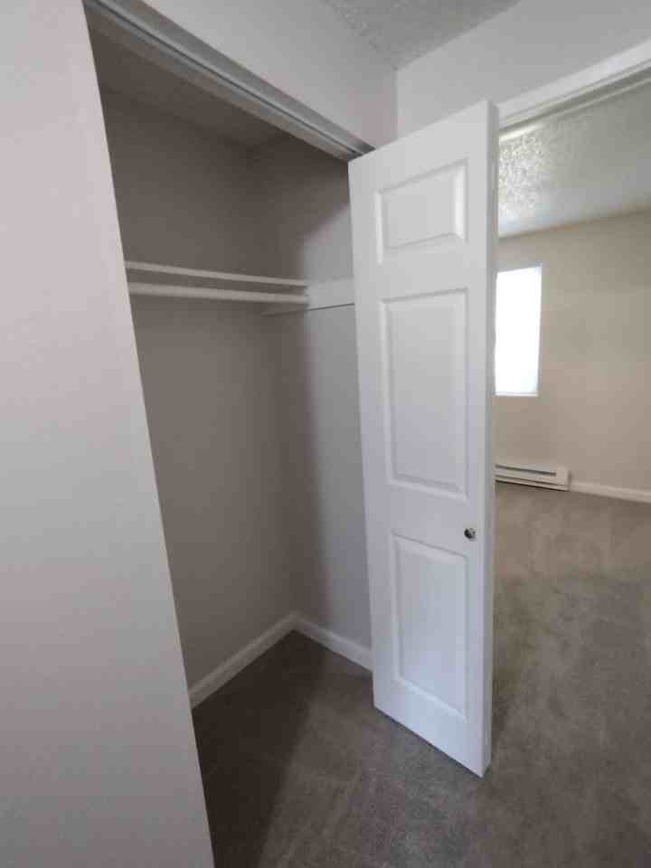 Chelan Apartments - Photo 5 of 25
