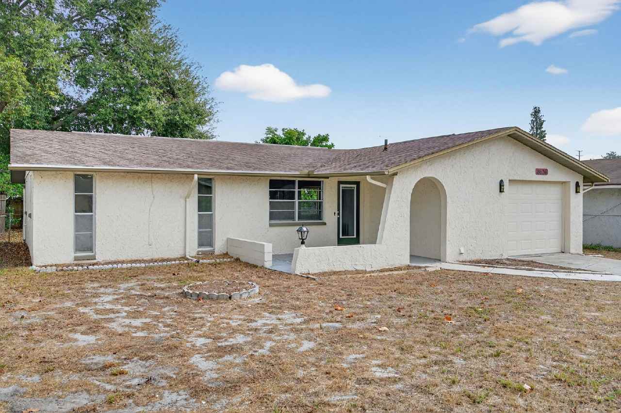 8626 Robilina Rd - Photo 4 of 45
