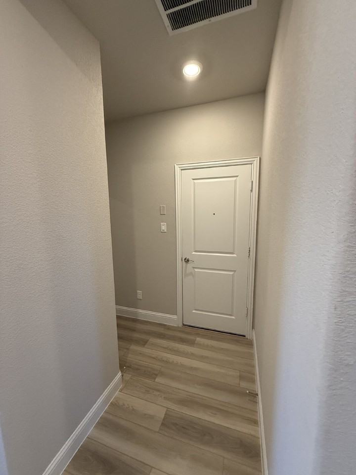 3215 Sedge Grass Dr - Photo 3 of 24