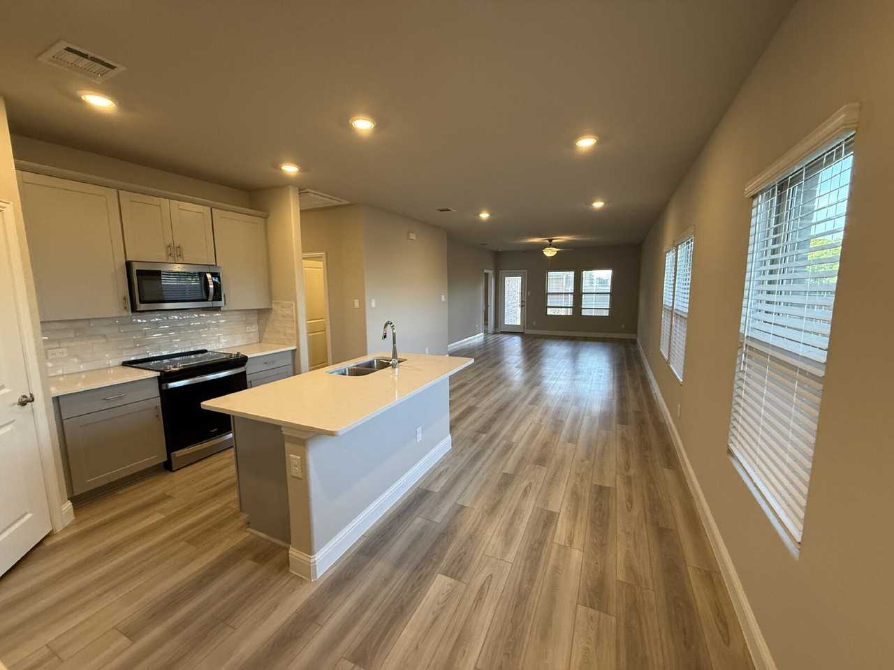 3215 Sedge Grass Dr - Photo 4 of 24