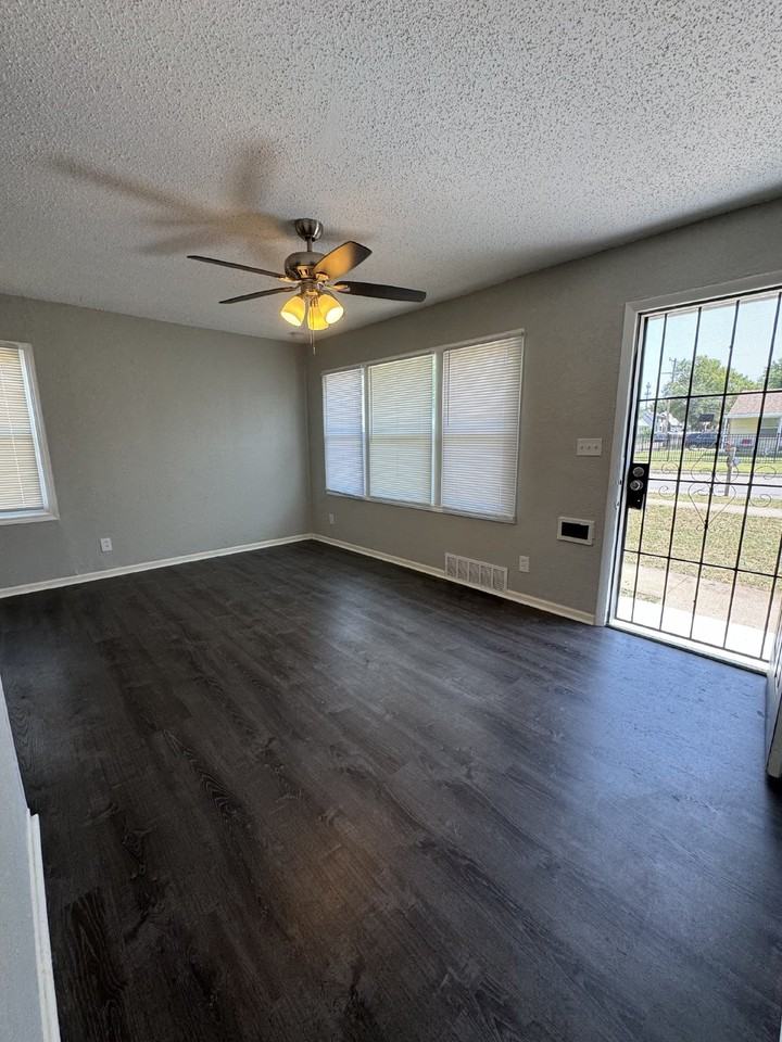 2359 N Estelle St - Photo 3 of 13