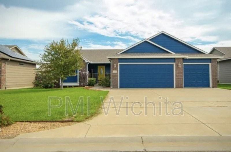2739 E Fairchild Ct - Photo 2 of 3
