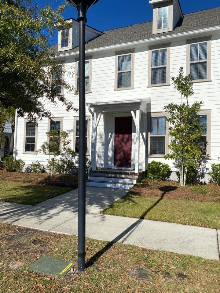 250 Oak Park St - Photo 2 of 21
