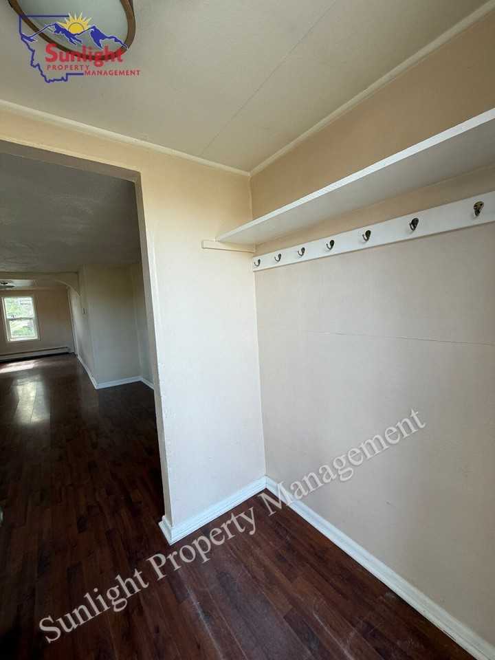 319 1/2 7th Ave - Photo 7 of 15