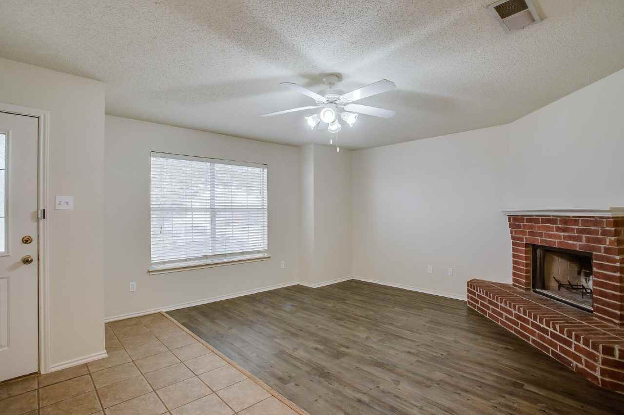 2709 110th St - Photo 2 of 14